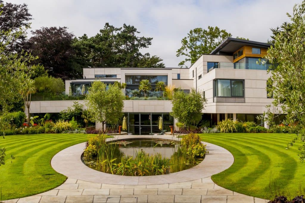 A Modern House Garden Designed by Damien Keane