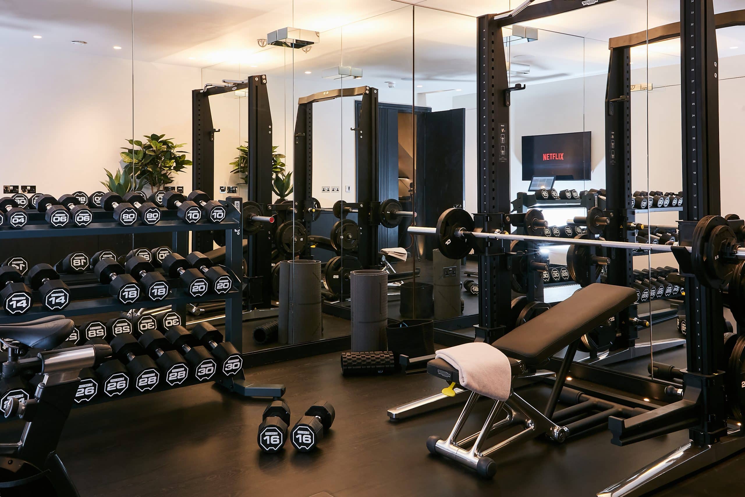 Home gym in London Period Villa.